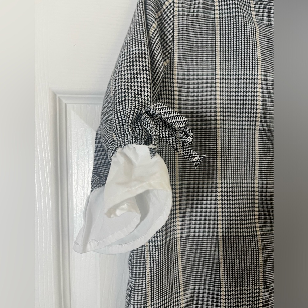 Shein kids, girls size 6Y black plaid, flounce sleeve, collared dress. - Picture 5 of 6